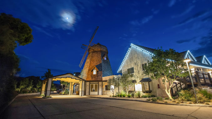 sideways-inn-hotel-buellton-ca-93427-office-exterior-at-night