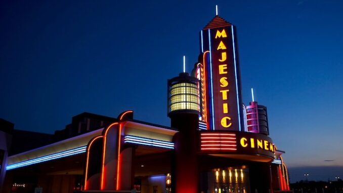 marcus-theatres-drive-in-opening_fullsize_story1
